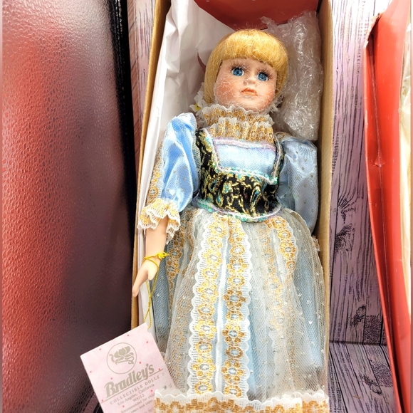 Bradley Dolls - Clara Nutcracker and Christmas Angel in original boxes - Picture 3 of 4